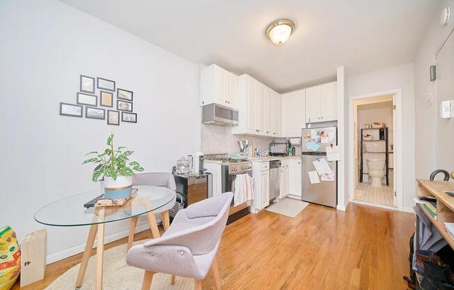 456 9 AVE