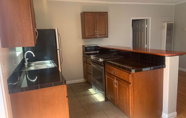 1 bed, 1 bath, $2,695