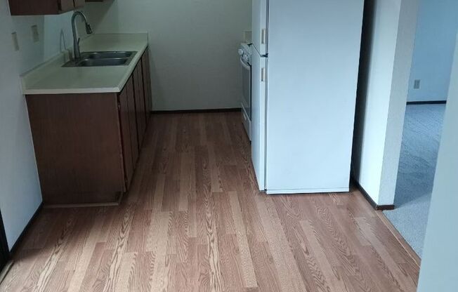 1 bed, 1 bath, $1,600, Unit 682B