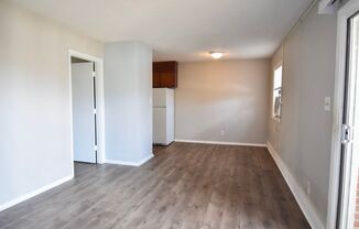 1 bed, 1 bath, 600 sqft, $850, Unit 2456 B Bragg Blvd