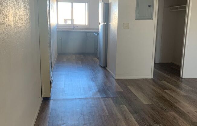 Studio, 1 bath, 400 sqft, $750, Unit 07-18 (DMS)