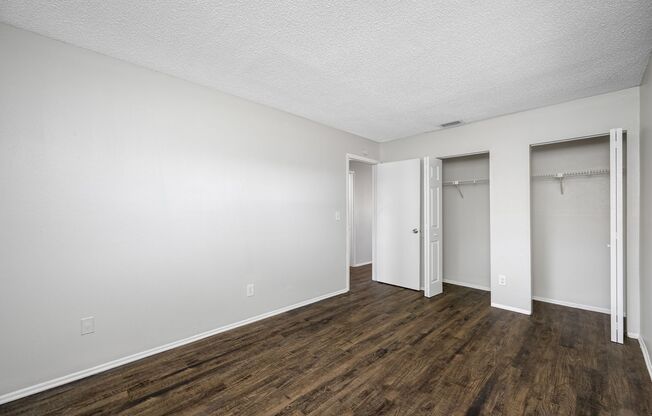 2 beds, 1 bath, 700 sqft, $1,395, Unit 4540-09