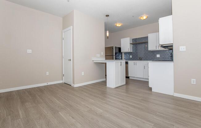 PARKER FLATS AT OLD TOWN APARTMENTS FOR RENT WITH 9FT CEILINGS