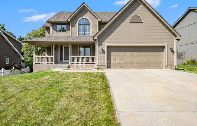 4 Bedroom Papillion Home!