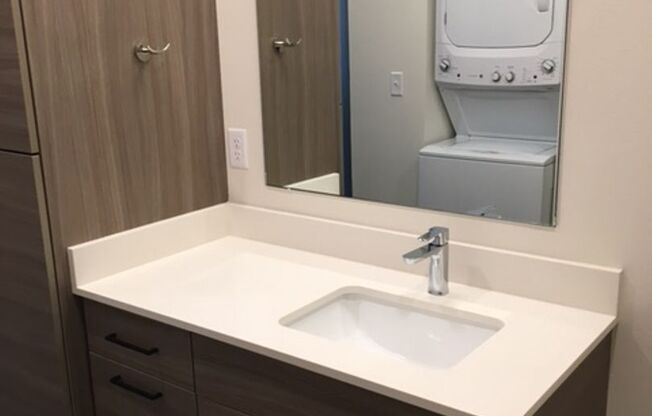 Studio, 1 bath, 432 sqft, $1,297, Unit 309