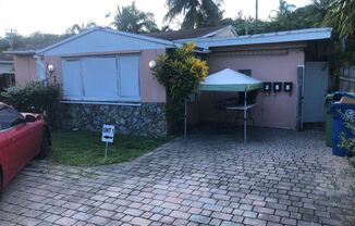 1711 SW 4 AVE