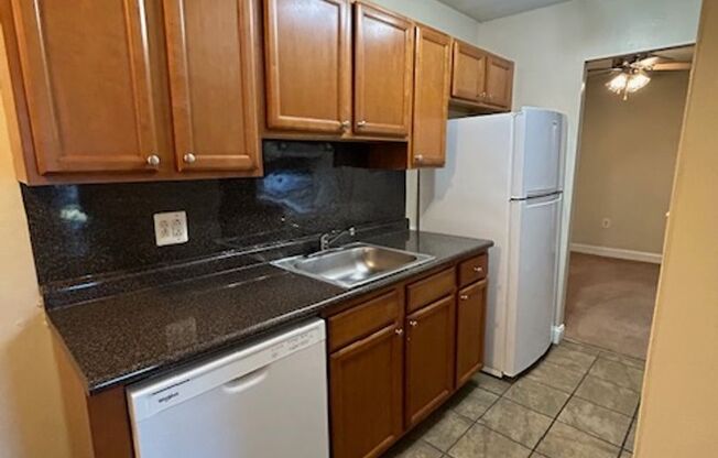 2 beds, 1.5 baths, 934 sqft, $1,550, Unit M04