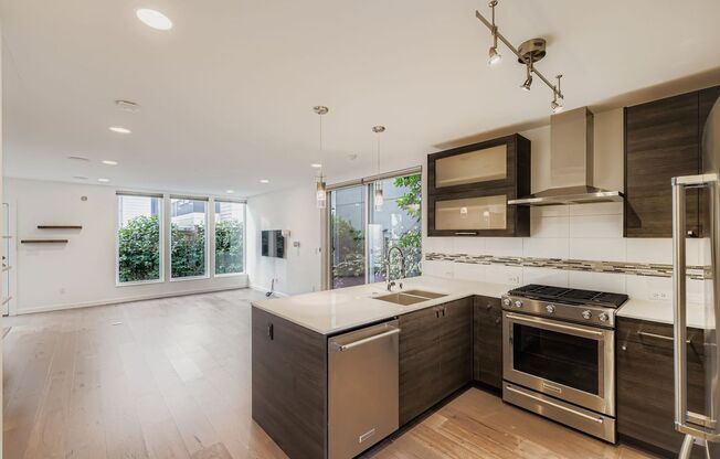 Bright 3bed/2.5bath Townhome in Judkins Park Neighborhood!