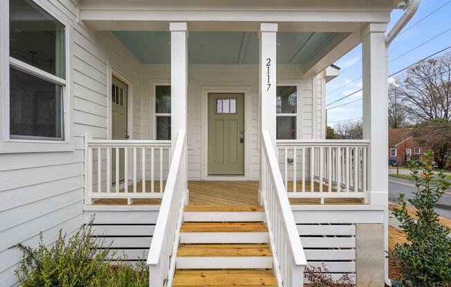 The Perfect 2 Bedroom 2.5 Bathroom Home Near Downtown Durham!
