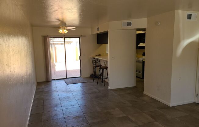 2 beds, 1 bath, $1,225