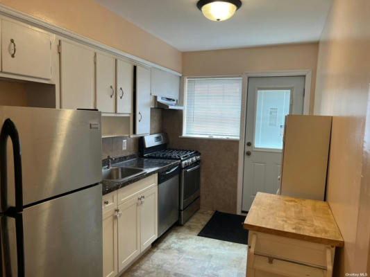 2 beds, 1 bath, $2,950