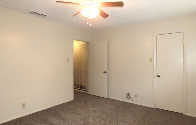 2 beds, 1.5 baths, $1,100, Unit APARTMENT # 3