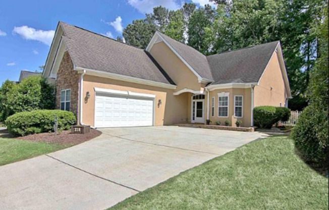 Spacious 4 Bedroom in Beautiful Peachtree City!