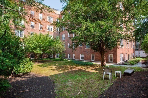 Studio, 1 bath, 282 sqft, $2,300, Unit 47