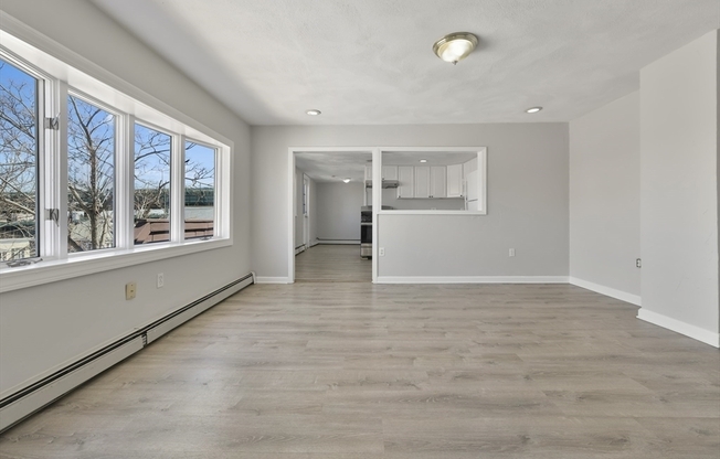 10 HOWELL CT