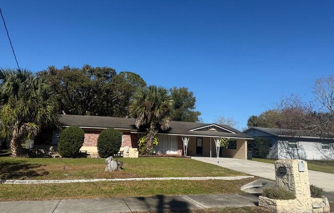 Lovely and well cared for home in Altamonte Springs