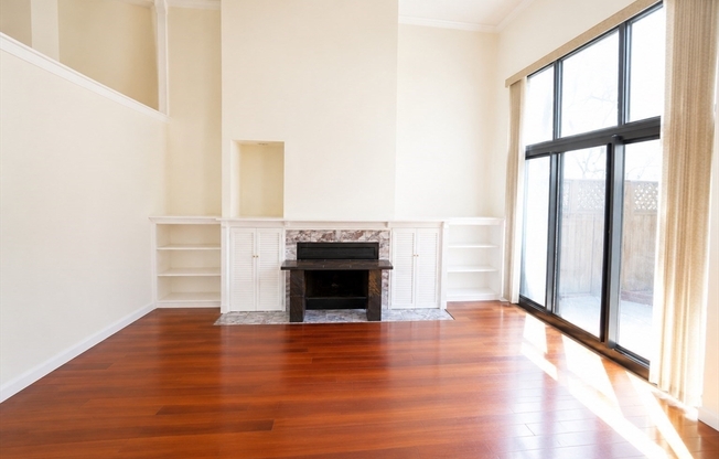 3 beds, 3.5 baths, 1,900 sqft, $4,800, Unit TH-3