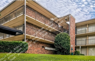 2990 RHODES CIR S