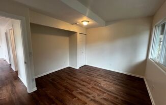 3 beds, 1 bath, $2,500, Unit B