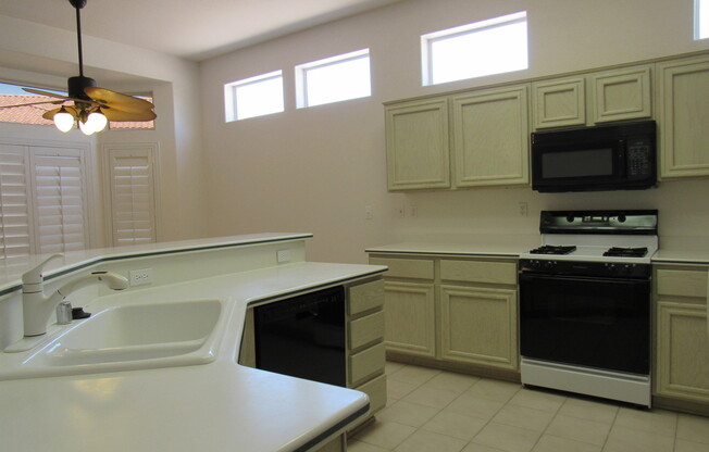 2 beds, 2 baths, $1,995