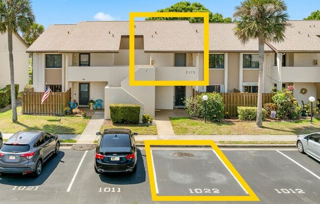 Adorable 2nd floor Condo with Community Pool and SAUNA!