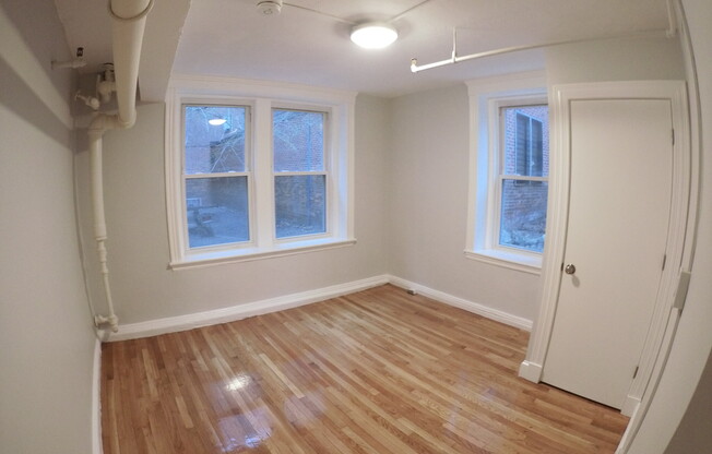 3 beds, 1 bath, $3,800, Unit B