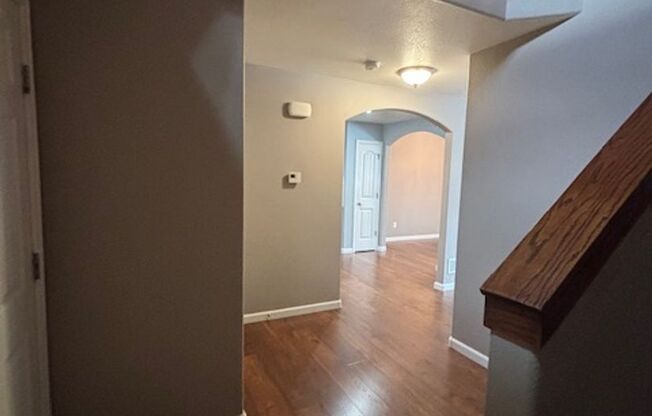 4 Bedroom 3.5 Bath Townhome in Saddle Ridge!!!