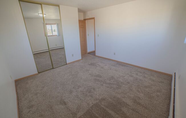 2 beds, 1 bath, 936 sqft, $850, Unit 2521-201