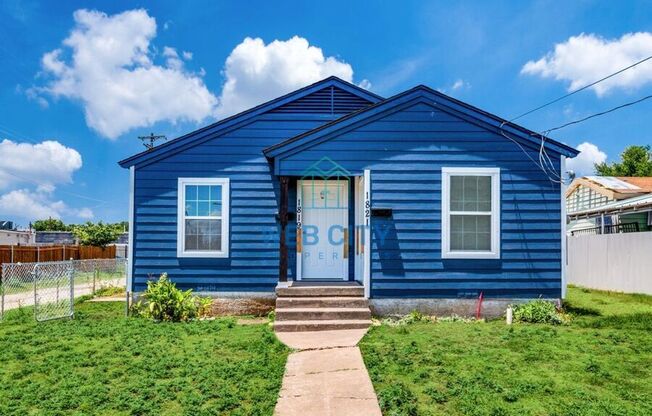 1819 LEACREST DR