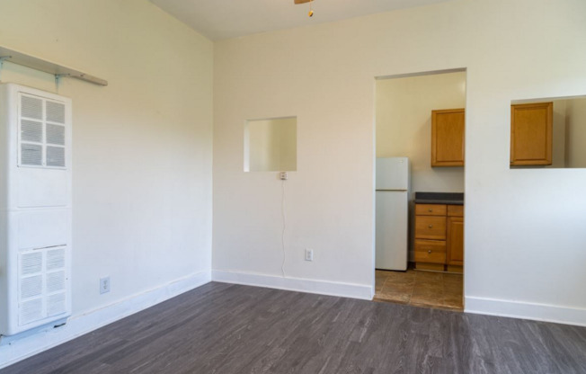 Studio, 1 bath, $1,295