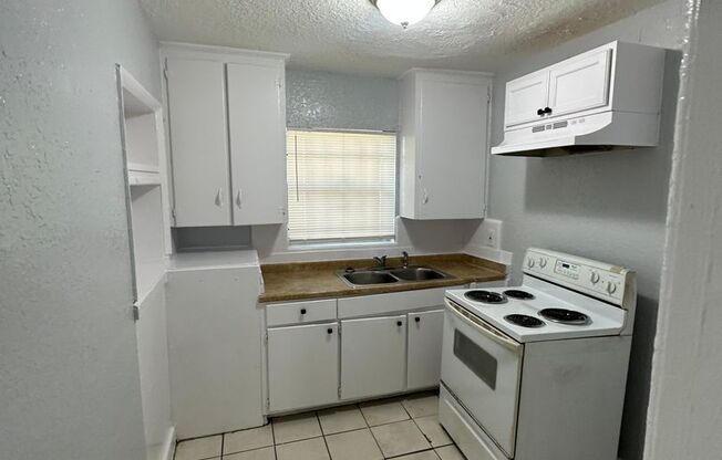 Fully Renovated  Single Family House - 1/1 Ready to Move In!!!