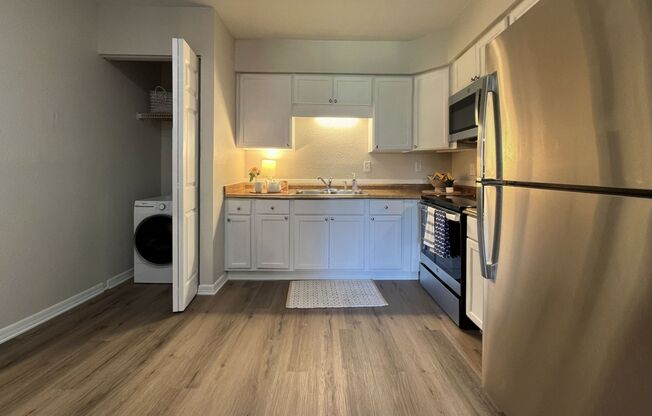 2 beds, 1 bath, 780 sqft, $1,299, Unit 4291-2