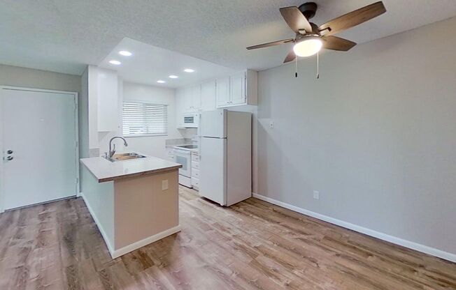 2 beds, 2 baths, 875 sqft, $2,595, Unit D01