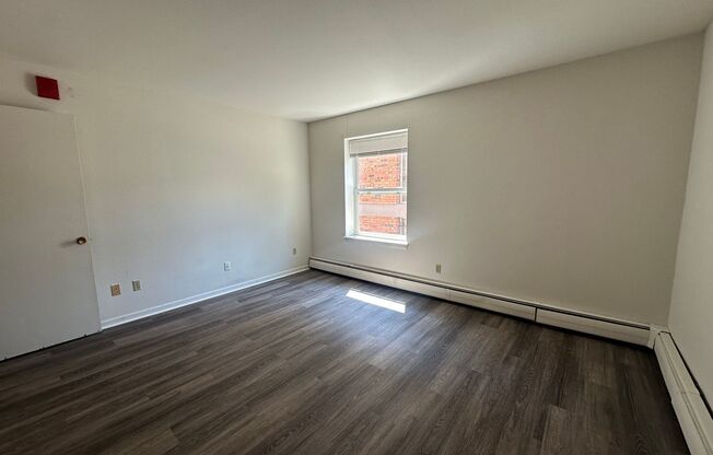 1 bed, 1 bath, $1,195, Unit 104