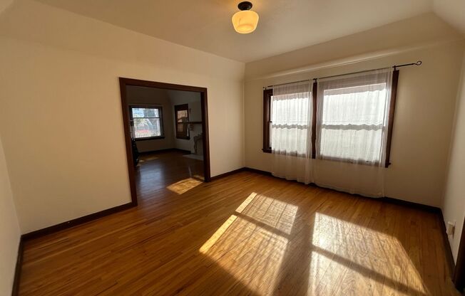 2 beds, 1 bath, $2,950, Unit # 2