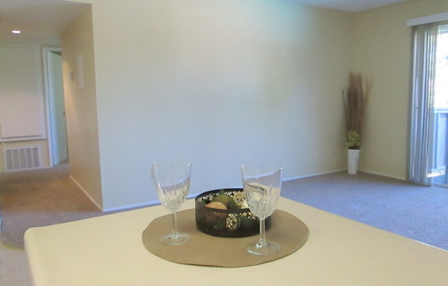 2 beds, 1 bath, 838 sqft, $1,595, Unit HL416