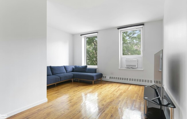 44 W 127 ST