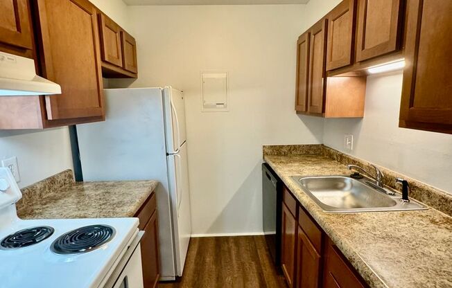 2 beds, 1 bath, 950 sqft, $1,295, Unit #14