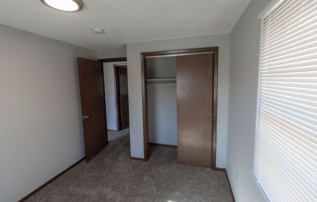 2 beds, 1 bath, $795, Unit 202