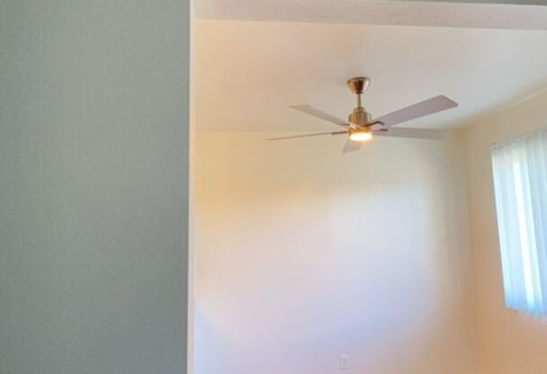 2 beds, 1 bath, 1,100 sqft, $2,568, Unit 241-40