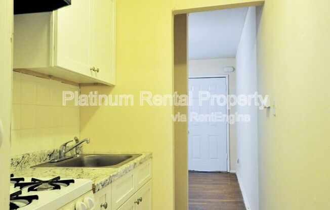 1 bed, 1 bath, 550 sqft, $1,000, Unit 6