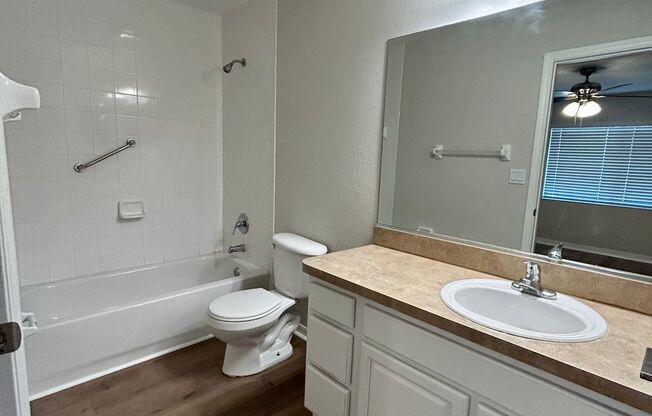 2 beds, 2 baths, 1,000 sqft, $1,499, Unit 205