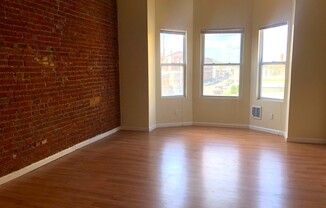 Studio, 1 bath, $750, Unit 3rd Floor Front