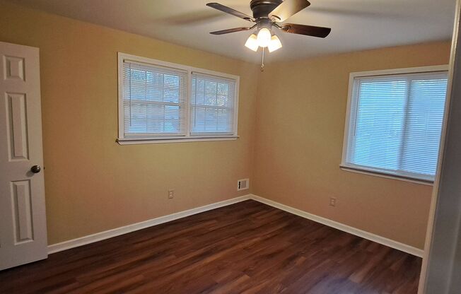4 beds, 2 baths, $1,595