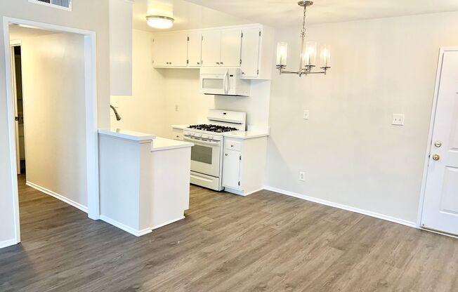 1 bed, 1 bath, 648 sqft, $1,995, Unit 205