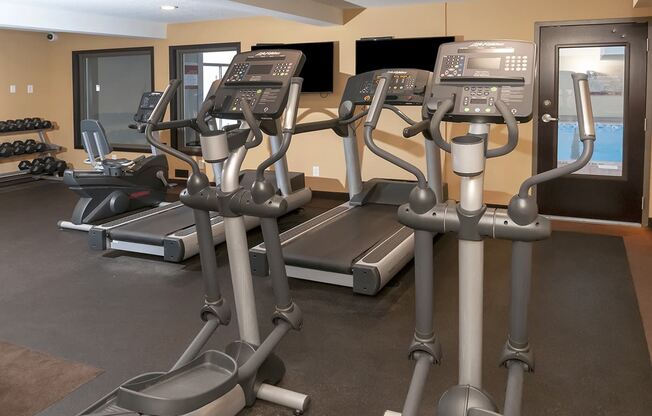 WoodhavenApartmentsMinneapolisMNStateOfTheArtHealthClubFitnessCenterWithGreatEquipmentOptions1