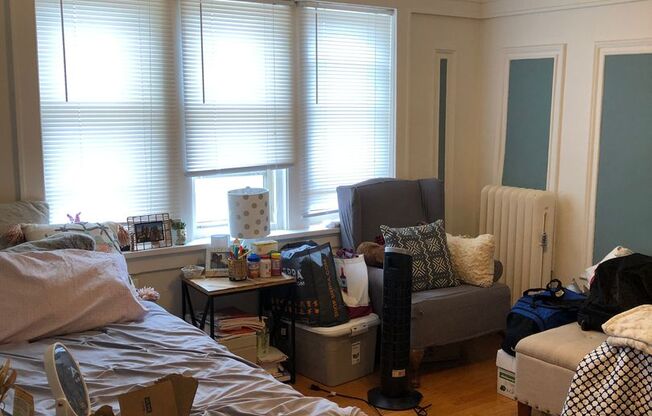 2 beds, 1 bath, 1,100 sqft, $1,350, Unit 5