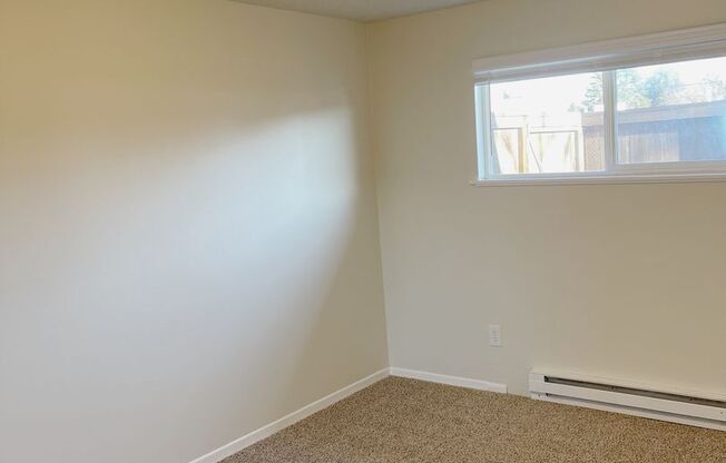 2 beds, 1 bath, $1,625, Unit 62