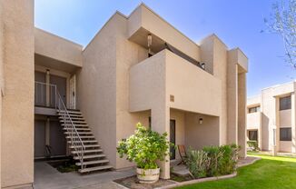 Charming apartment with tons of community amenities!