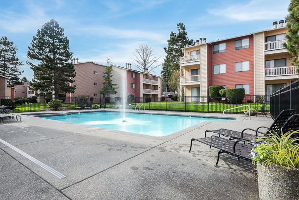 2 beds, 1 bath, 895 sqft, $1,800, Unit P204